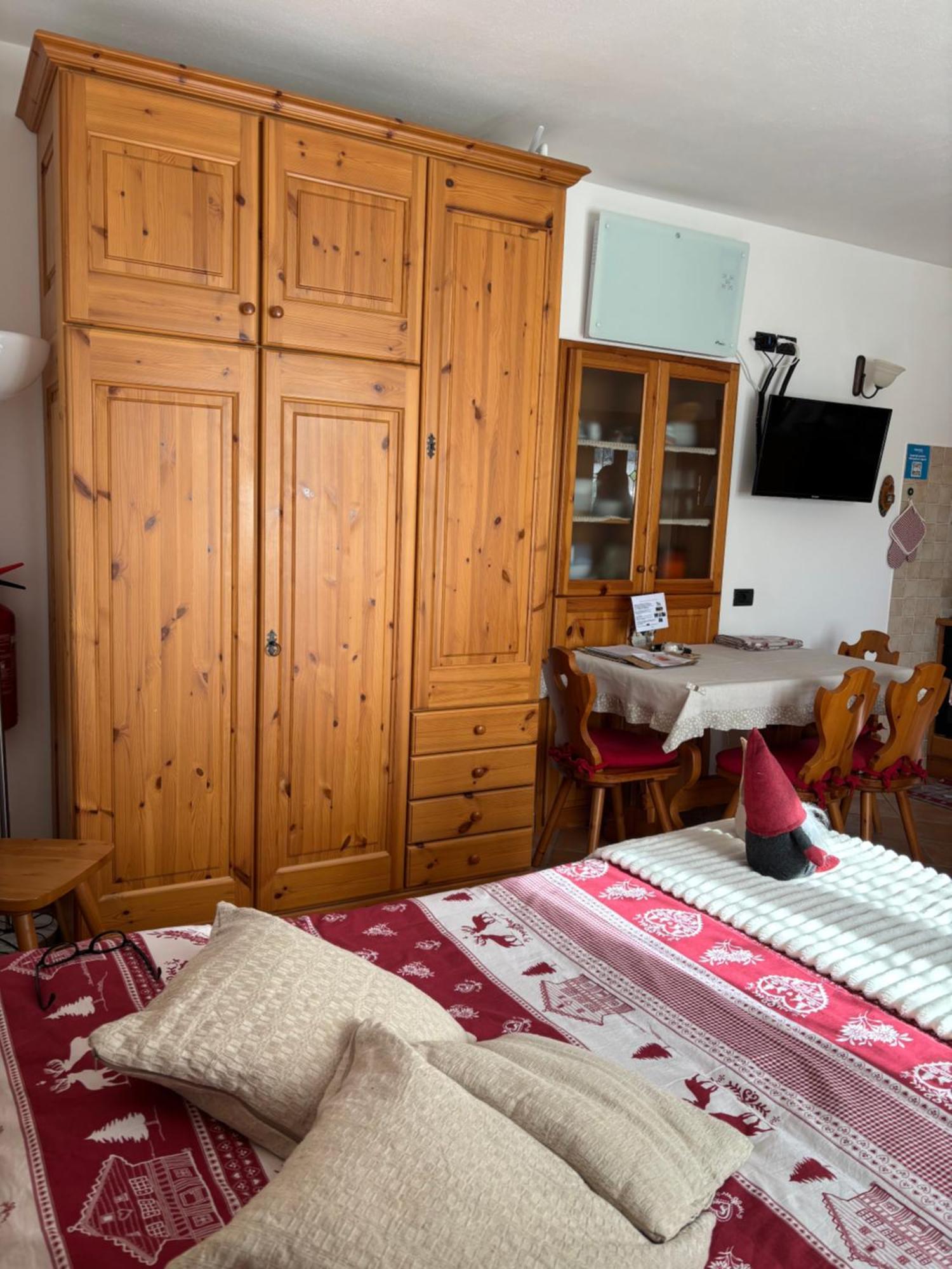 Casa Gaudia Apartment Кастело Тесино Екстериор снимка